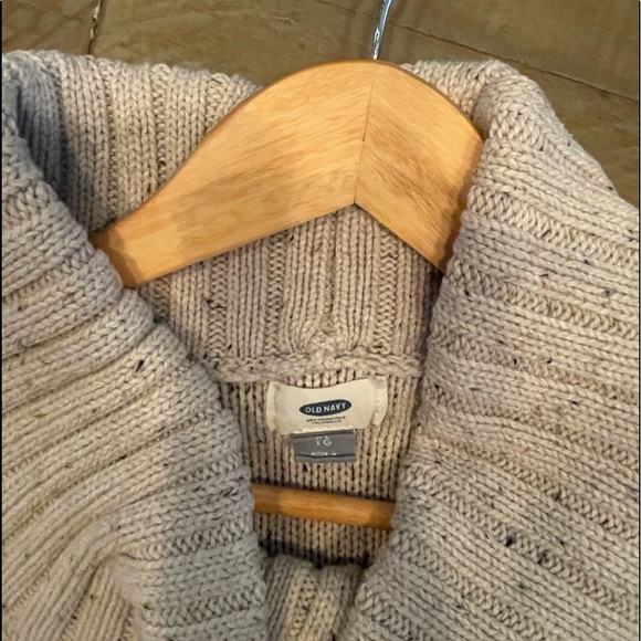 Old Navy Chunky Knit Cable Knit Turtleneck Sweater - Picture 2 of 3